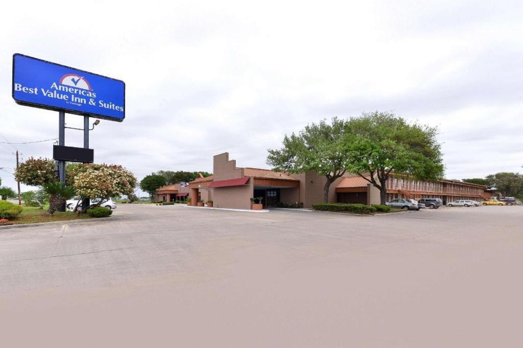 Americas Best Value Inn & Suites 维多利亚 外观 照片