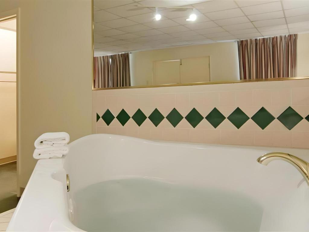 Americas Best Value Inn & Suites 维多利亚 外观 照片